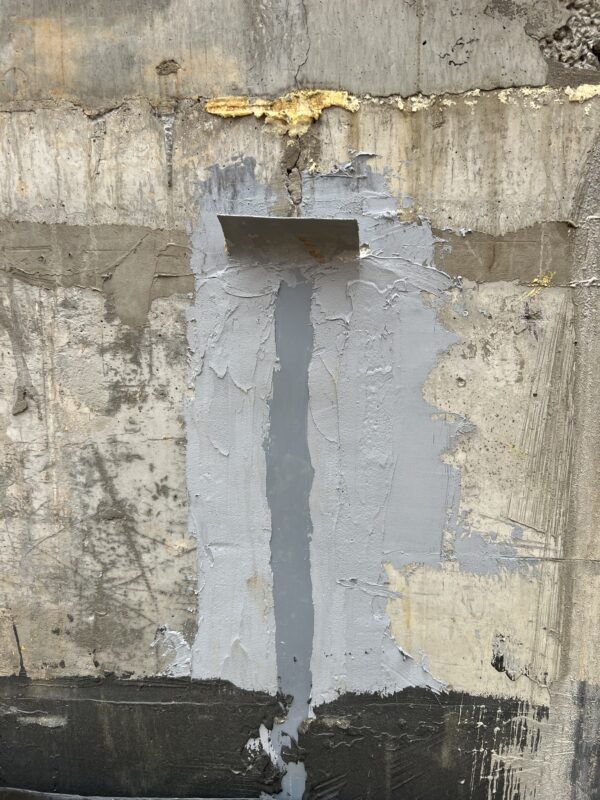 Деформационный шов, герметизированный лентой ASO-TAPE